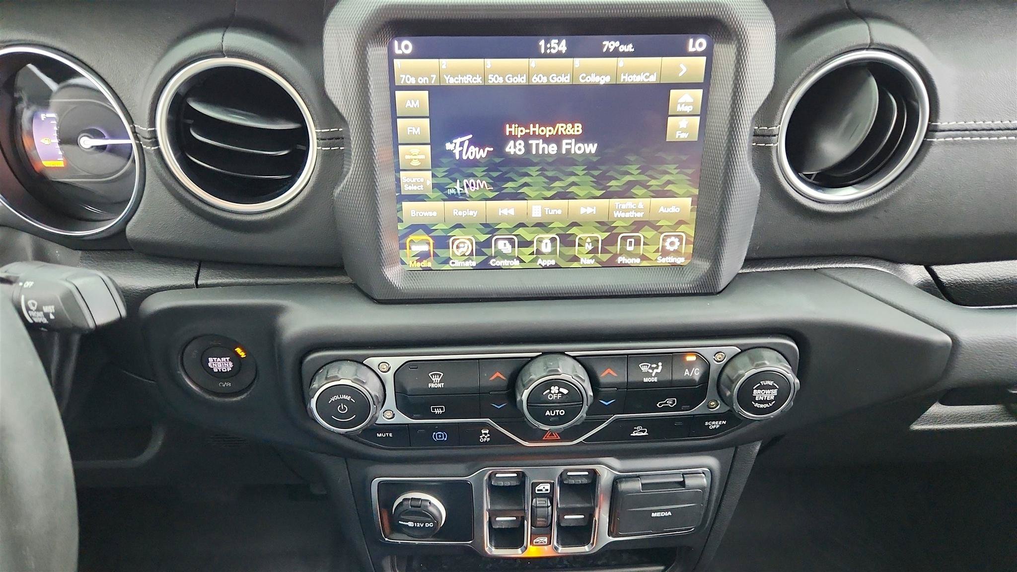 Used 2023 Jeep Wrangler Unlimited Sahara AWD/4WD image 30