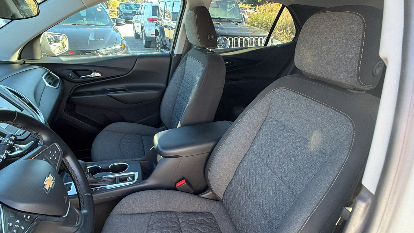 Used 2024 Chevrolet Equinox LT AWD/4WD image 17