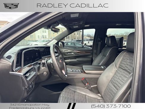 Certified 2023 Cadillac Escalade Sport Platinum image 3