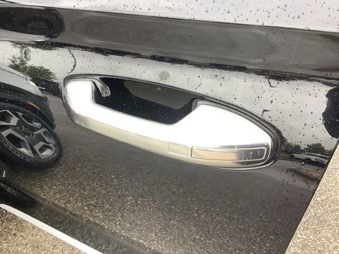 Used 2023 Hyundai Palisade SEL w/ Premium Package image 27