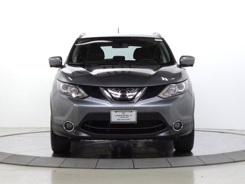 Used 2018 Nissan Rogue Sport SV w/ SV Technology Package AWD/4WD image 2