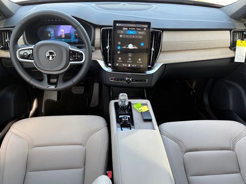 New 2026 Volvo XC90 B5 Plus w/ Protection Package Premier AWD/4WD image 10