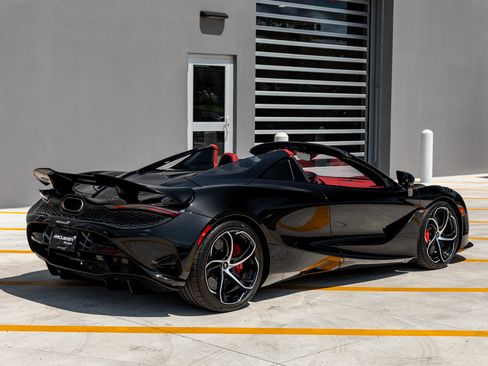 Used 2024 McLaren 750S Spider image 35