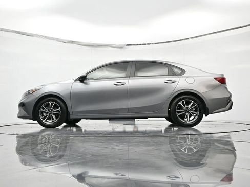 Used 2023 Kia Forte LXS image 40