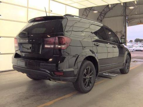 Used 2019 Dodge Journey SE w/ Connectivity Group FWD image 4