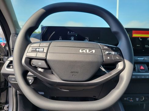New 2026 Kia K4 LXS image 21