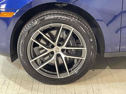 Certified 2026 Porsche Macan Turbo AWD/4WD image 10