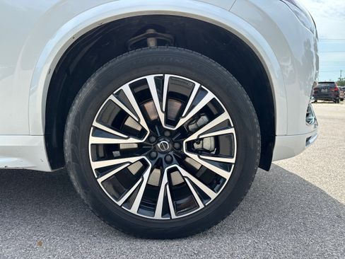 Certified 2023 Volvo XC90 T8 Core image 9