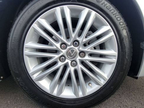 Used 2014 Lexus ES 350 w/ Luxury Package FWD image 32