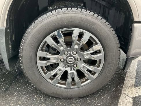 Used 2018 Nissan Titan Platinum Reserve w/ Platinum Utility Package AWD/4WD image 9