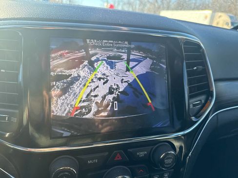 Used 2019 Jeep Grand Cherokee Limited image 54