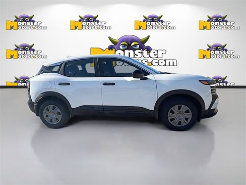 Used 2025 Nissan Kicks S image 4