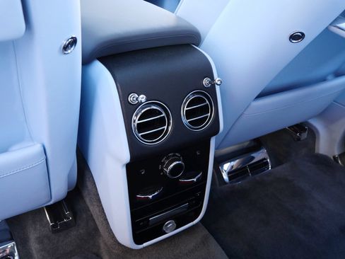 Used 2023 Rolls-Royce Cullinan w/ Cullinan Package AWD/4WD image 30
