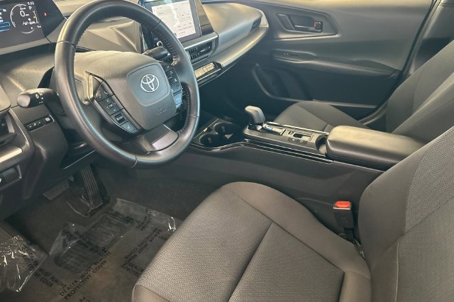 Certified 2025 Toyota Prius LE FWD image 12