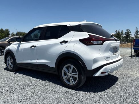 Used 2023 Nissan Kicks S w/ Interior Electronics Package FWD image 7