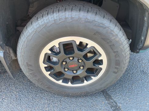 Used 2025 Toyota 4Runner TRD Off-Road Premium AWD/4WD image 22