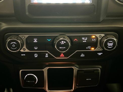 Used 2023 Jeep Wrangler Sport AWD/4WD image 11