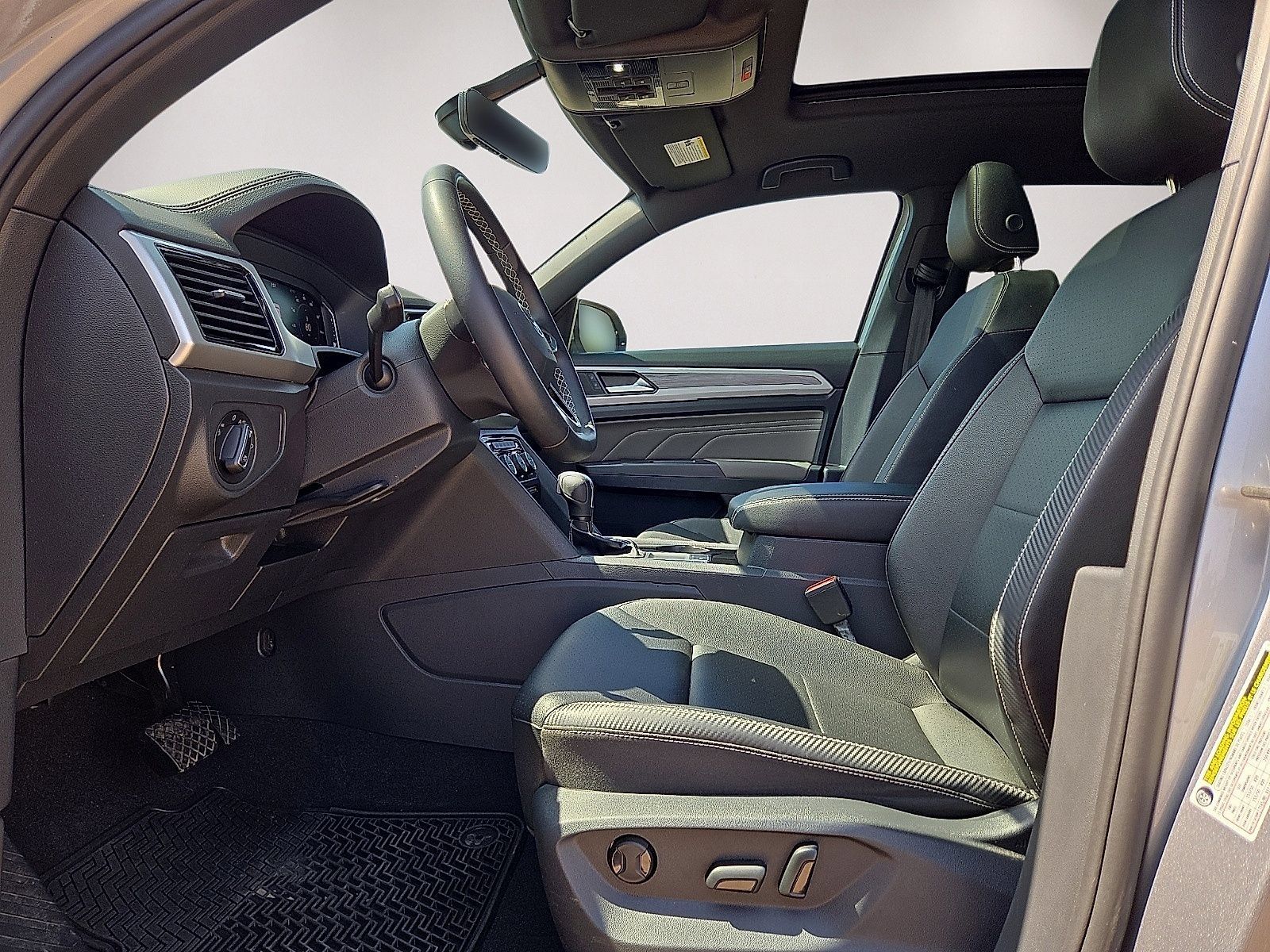 Used 2023 Volkswagen Atlas Cross Sport SE w/ Panoramic Sunroof Package FWD image 23