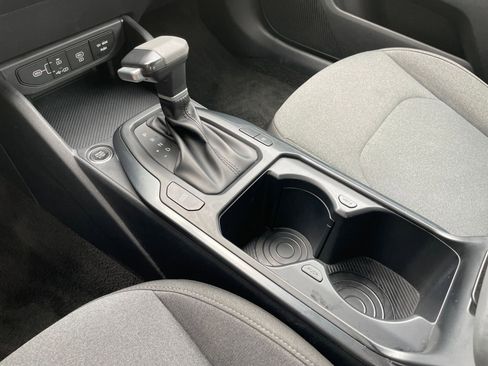 Used 2025 Kia K4 LXS image 40