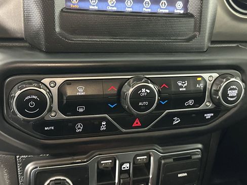 Used 2019 Jeep Wrangler Unlimited Sport S image 18