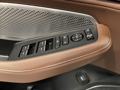 Used 2023 Acura MDX SH-AWD w/ Technology Package image 11