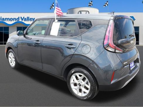 Used 2025 Kia Soul LX w/ LX Technology Package FWD image 4