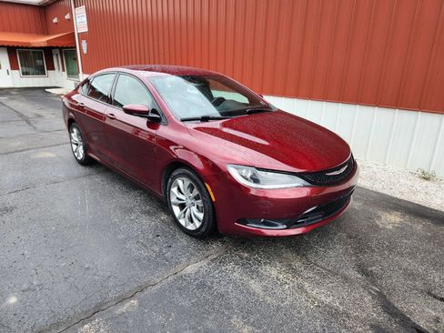 Used 2015 Chrysler 200 S FWD image 5