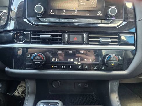 Used 2025 Nissan Pathfinder SV AWD/4WD image 20