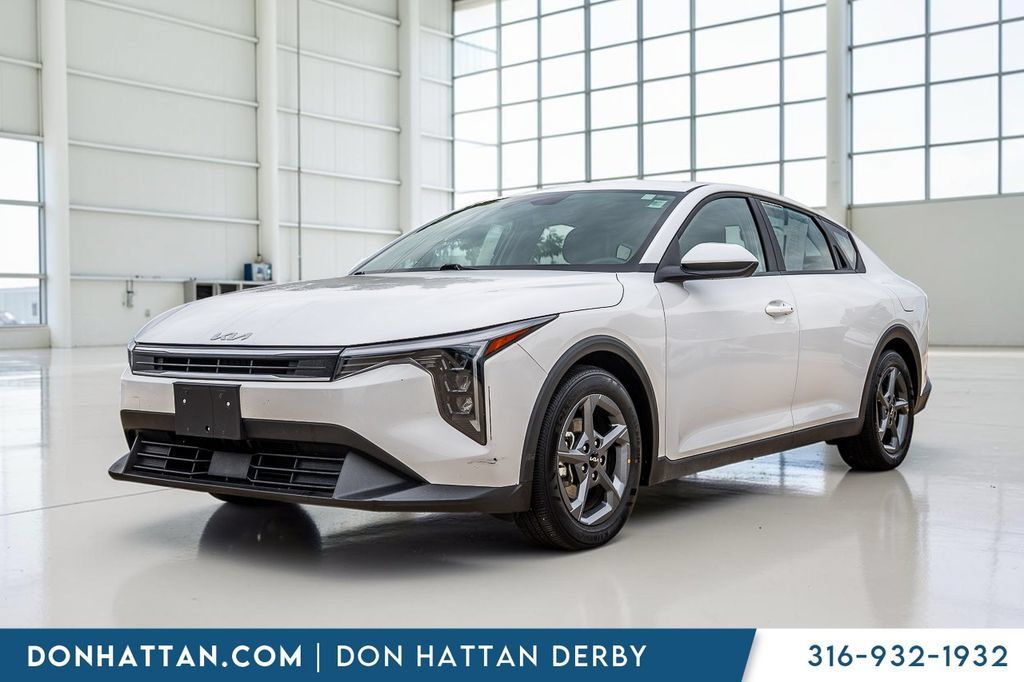 Used 2025 Kia K4 FWD image 1