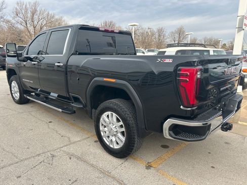Used 2024 GMC Sierra 2500 SLT w/ SLT Premium Package image 5