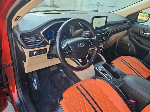 Used 2020 Ford Escape Titanium image 11