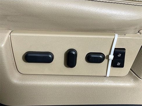 Used 2013 Ford F150 Lariat w/ Luxury Equipment Group image 11