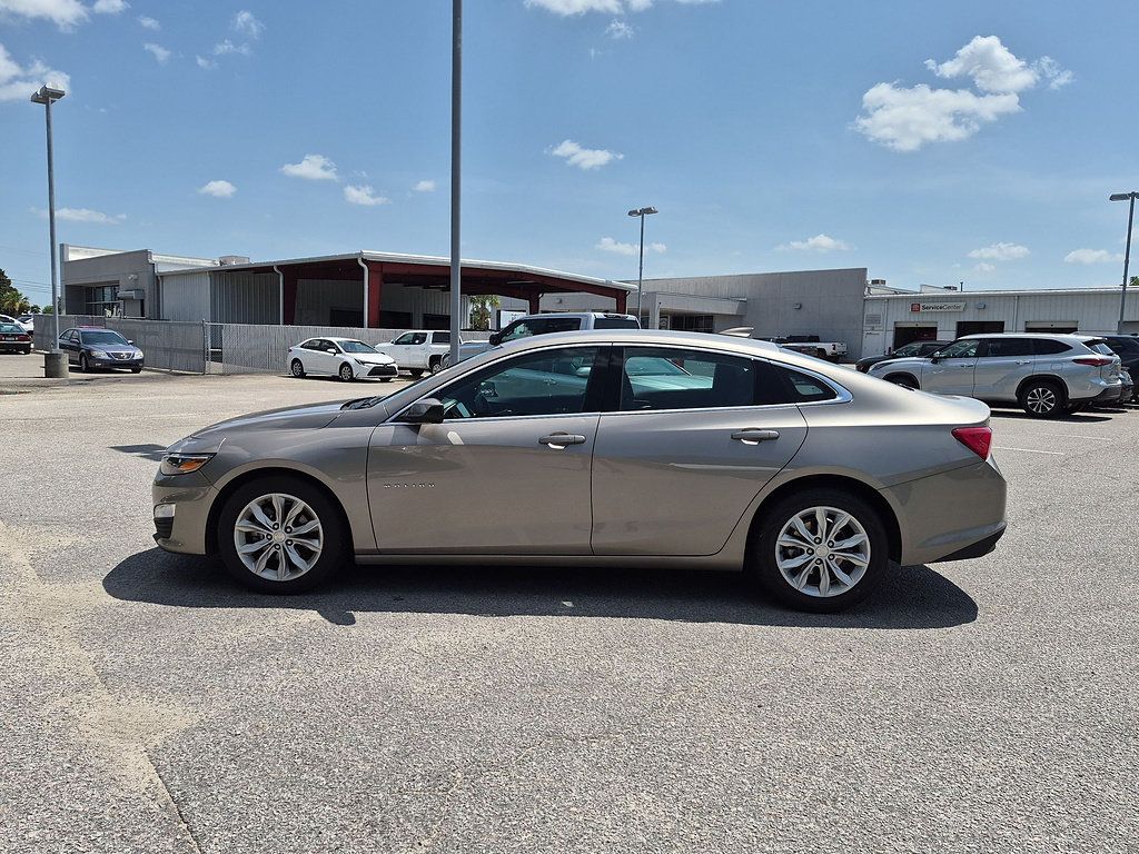 Used 2025 Chevrolet Malibu LT FWD image 6