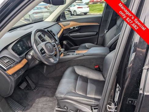 Used 2021 Volvo XC90 T6 Momentum w/ Climate Package AWD/4WD image 15