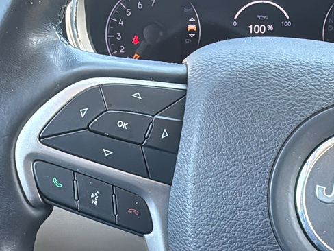 Used 2020 Jeep Grand Cherokee Limited w/ Luxury Group II image 23