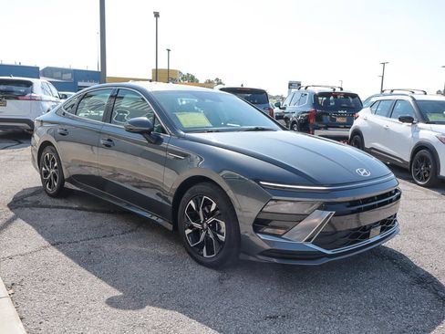 Used 2025 Hyundai Sonata SEL FWD image 3