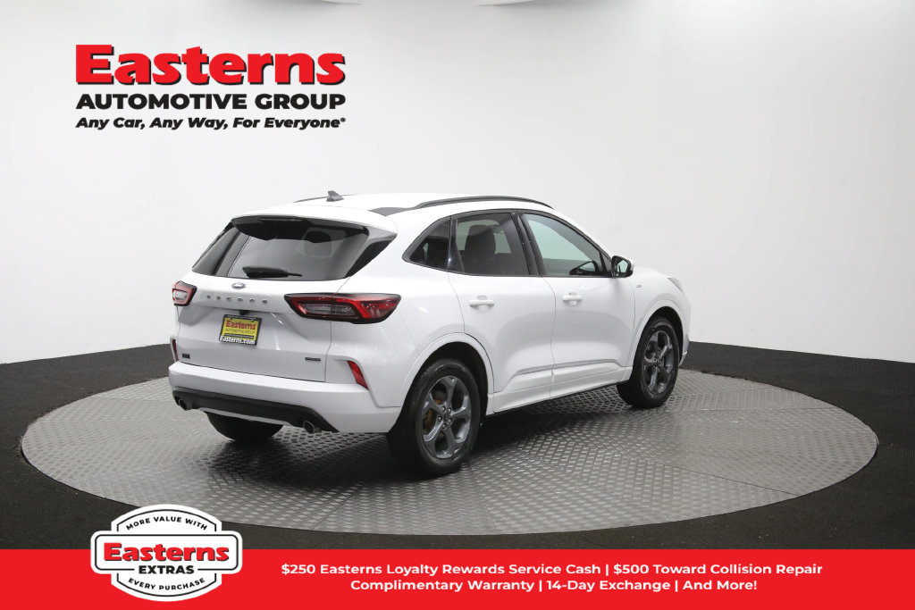 Used 2023 Ford Escape ST-Line Select AWD/4WD image 41