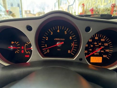 Used 2005 Nissan 350Z Touring image 16