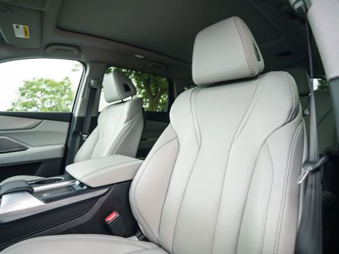 Certified 2022 Acura MDX SH-AWD w/ Technology Package image 8