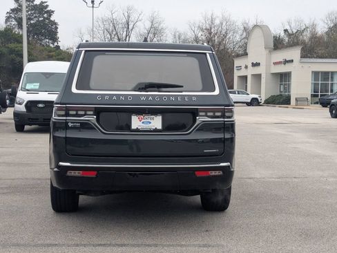 Used 2024 Jeep Grand Wagoneer Series III AWD/4WD image 4