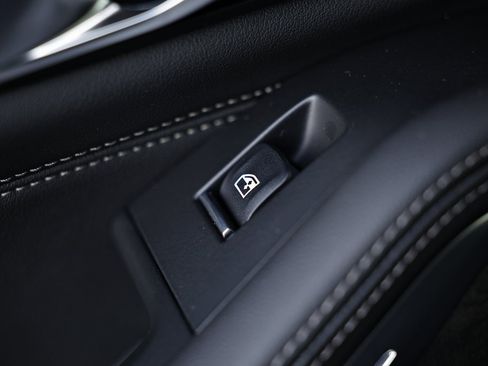 New 2026 BMW X5 xDrive40i w/ M Sport Package image 24