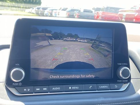 Used 2023 Nissan Rogue SV FWD image 13