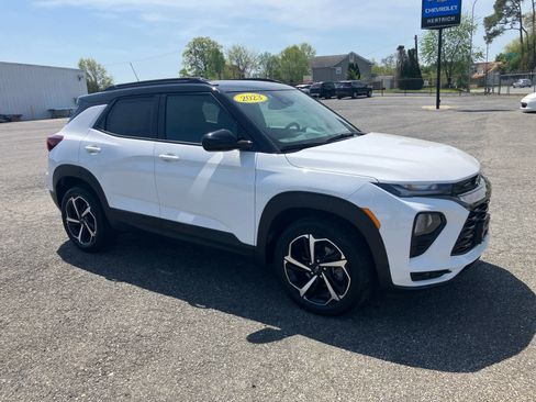 Used 2023 Chevrolet TrailBlazer RS w/ Sun and Liftgate Package AWD/4WD image 6