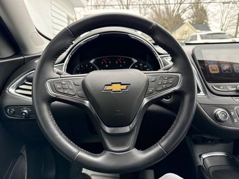 Used 2018 Chevrolet Malibu LT image 19