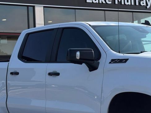 Used 2023 Chevrolet Silverado 1500 LT Trail Boss w/ LT Trail Boss Premium Package AWD/4WD image 4