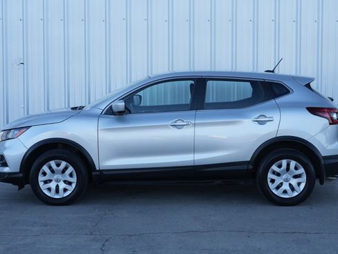 Used 2020 Nissan Rogue Sport S image 42