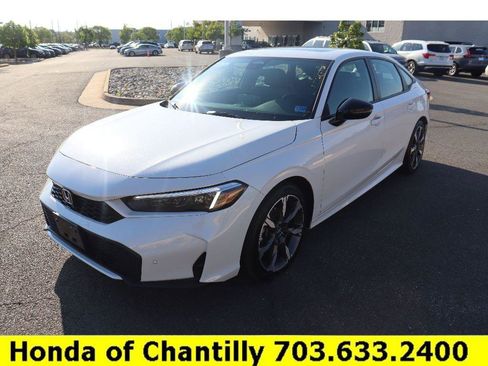 Used 2025 Honda Civic Sport Touring image 3