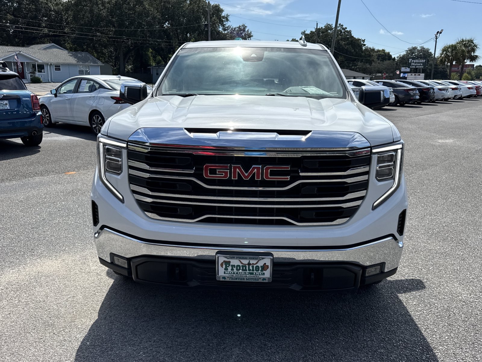 Used 2023 GMC Sierra 1500 SLT w/ X31 Off-Road Package AWD/4WD image 8