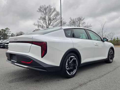 Used 2025 Kia K4 EX image 7