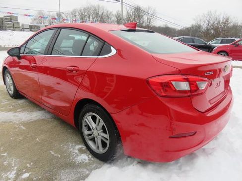 Used 2016 Chevrolet Cruze LT w/ Convenience Package image 5